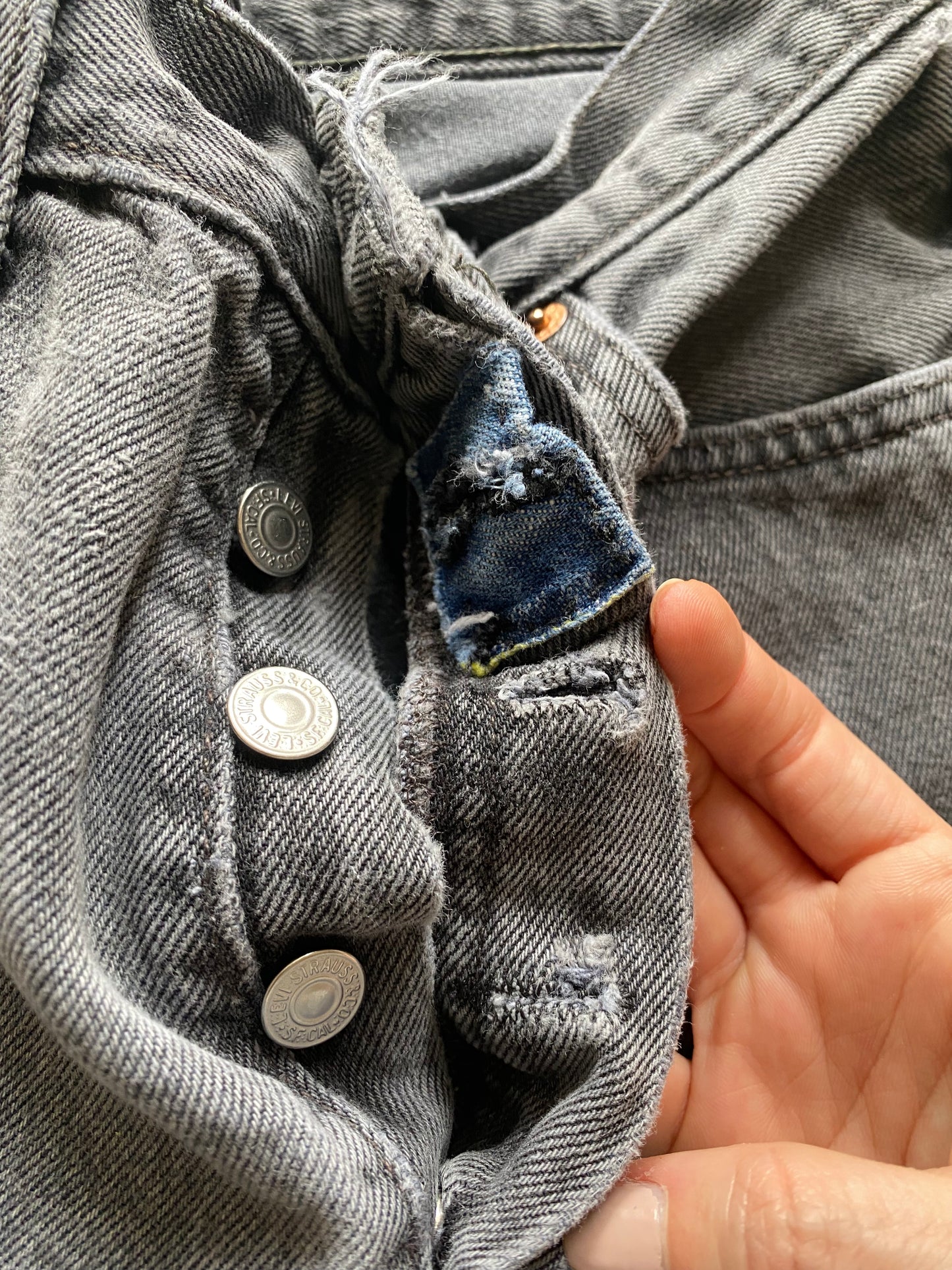 Size 25/26 Levi’s 501 jeans