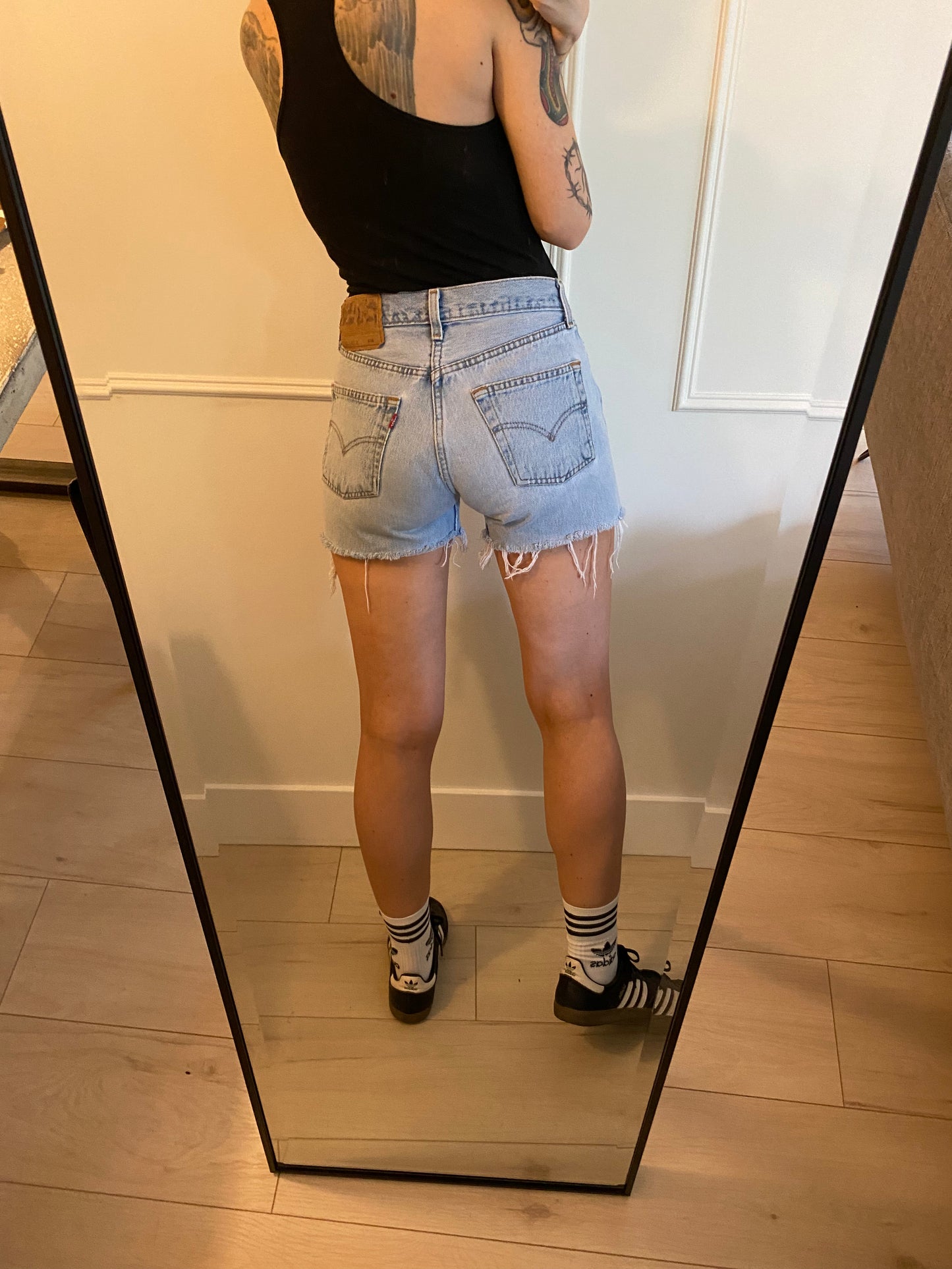 Size 26 Levi’s 501 jean shorts