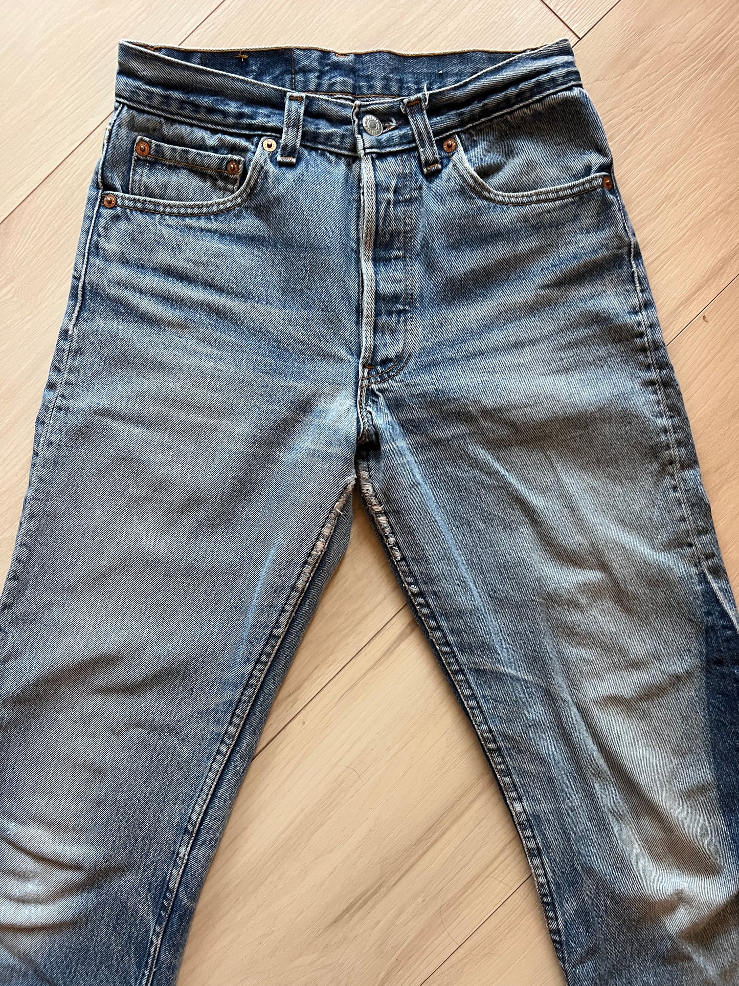 Size 25 Levi’s 501 jeans